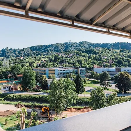 公寓 Jupiter 图兹拉